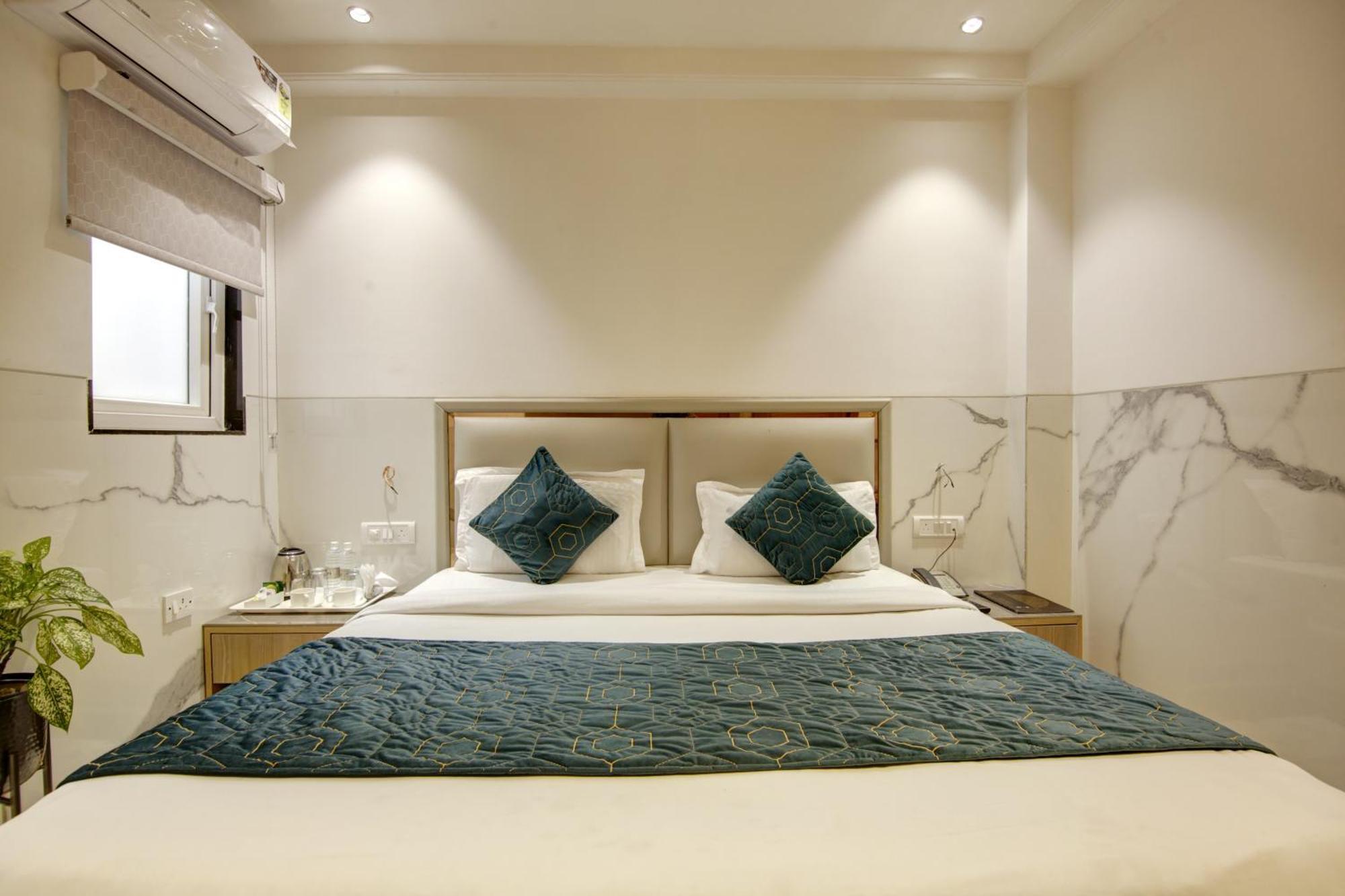 Hotel Transit International- Aerocity Delhi Airport New Delhi Exterior photo
